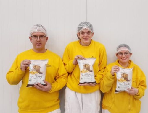 Les patates de Sant Tomàs estrenen gust al pebre negre i impulsen inclusió laboral